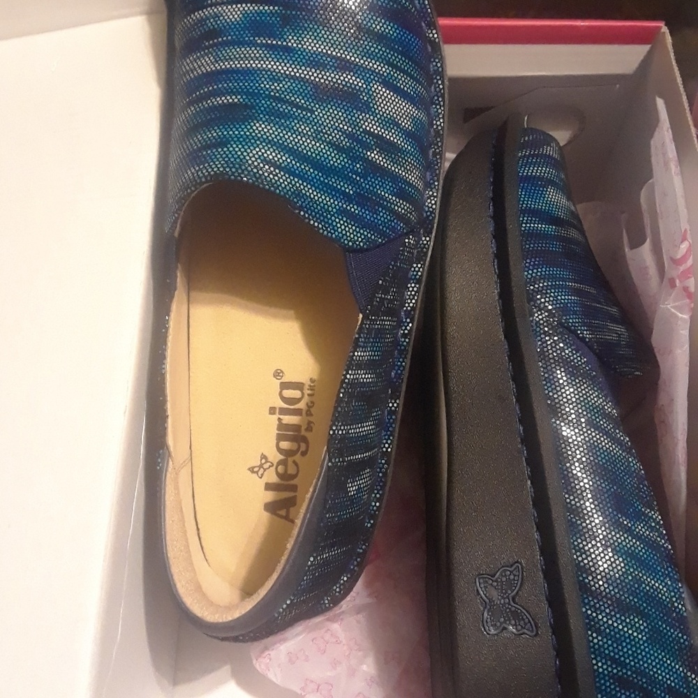 Nursing shoes